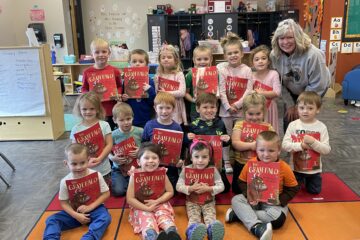 Preschoolers with new books