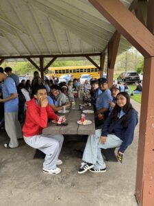 SCIP Day students eating picnic lunch