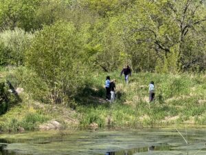 SCIP Students Clean Up Yellow Bank Pond