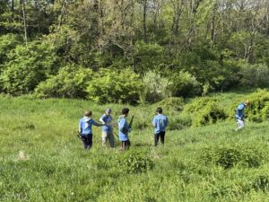 SCIP Students Clean Up Yellow Banks